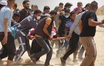 نقل إصابة شرق رفح الجمعة الماضية ( تصوير / رمضان الأغا)