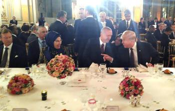  ترامب وأردوغان يتبادلان الحديث (الأناضول)