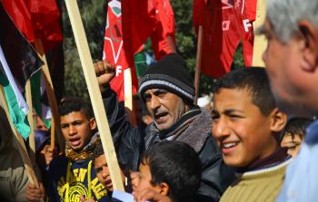 مظاهرة لمواطنين من غزة احتجاجاً على أزمة الكهرباء (أ ف ب)