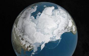 صورة توضيحية من ناسا تظهر انخفاض مساحة جليد بحر القطب الشمالي إلى مستويات قياسية (رويترز-أرشيف)