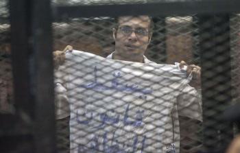 صورة منذ شهر 8 - 2013 لأحمدماهر في سجنه (أ ف ب)