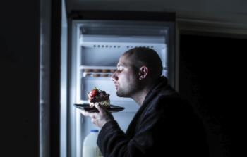  الخبراء قد حذروا في السابق من تناول الطعام قبل النوم