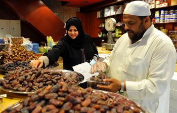 جانب من تجارة التمور في السعودية (أ ف ب)