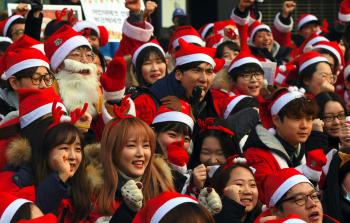 جانب من مظاهرة احتجاجية ضد رئيسة كوريا الجنوبية المعزولة (أ ف ب)