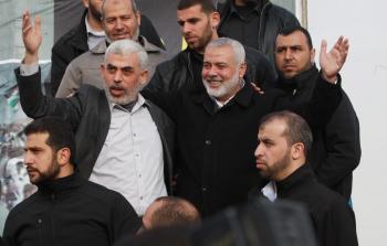 السنوار برفقة هنية خلال مشاركتهما في مليونية العودة