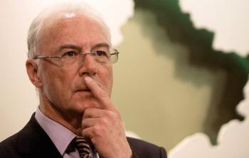 فرانتس بكنباور  أحد أعضاء اللجنة المنظمة لمونديال ألمانيا 2006  التي يستهدفها التحقيق (أرشيف)