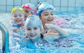 من الضروري وجود منقذ مع أدوات الإنقاذ المناسبة