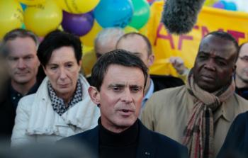 صورة أرشيفية لرئيس الوزراء الفرنسي مانويل فالس - (أ ف ب)