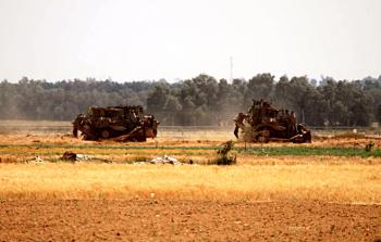 أطلق جنود الاحتلال النار صوب عدد من الشبان الفلسطينيين