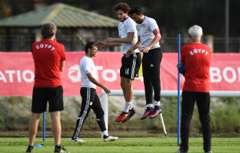 جانب من تدريب لمنتخب مصر في الغابون (أ ف ب)