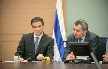 صورة أرشيفية ليوسي كوهين (يسار)