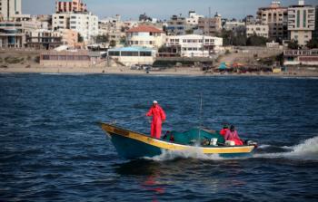 صورة أرشيفية للصيادين الفلسطينيين