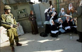  قوات الاحتلال داهمت عددا من بلدات وأحياء مدينة الخليل