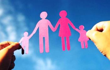 يجب إشراك الزوجة حتى الأبناء في اتخاذ القرار