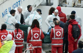 جانب من الإنقاذ (أ ف ب)