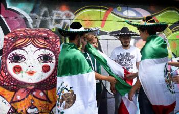 مشجعون مكسيكيون في مونديال روسيا - (أ ف ب)