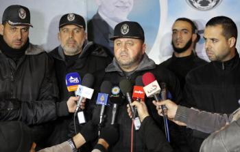 البطش خلال المؤتمر الصحفي عقب انتهاء الجولة