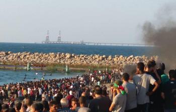 جانب من مشاركة المتظاهرين في الحراك البحري