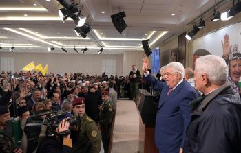 محمود عباس في مقر المقاطعة برام الله في الانطلاقة الـ54