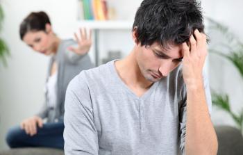 صور ة تعبيرية عن غيرة النساء