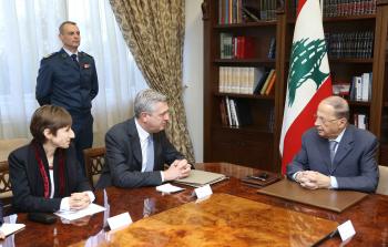 ميشال عون خلال لقائه بغراندي (الأناضول)