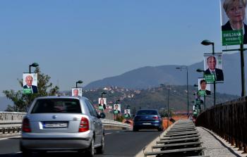 جانب من الدعاية الانتخابية في البوسنة (أ ف ب)