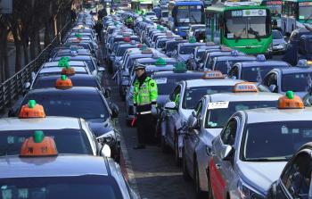 سيارات بكوريا الجنوبية (أ ف ب)