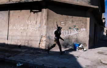 جندي عراقي يشارك في معركة الموصل (أ ف ب)