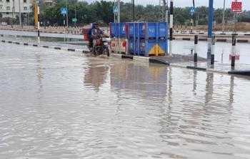 تسقط على فترات زخات متفرقة من الامطار على معظم المناطق