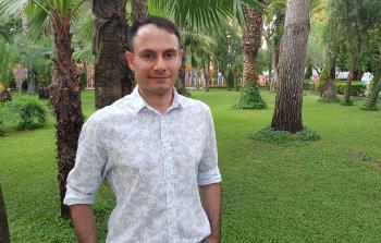 مؤسس حزب المهاجرين ميكائيل يوكْسَل (الأناضول)