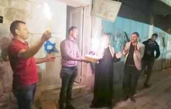 حفل ميلاد الحاجة جميلة شلالدة أمام مستوطنة إسرائيلية