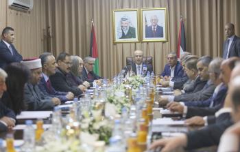 اجتماع الحكومة بغزة أمس (تصوير / ياسر فتحي) 