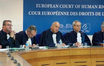 صورة أرشيفية للمحكمة الأوروبية التي ألزمت الطالبات المسلمات بالسباحة المختلطة