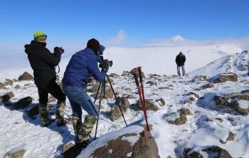 جانب من تصوير الأغنية التركية (الأناضول)