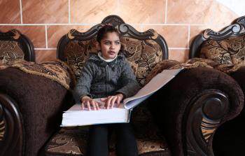 الطفلة سجى خلة (تصوير/ محمود أبو حصيرة)