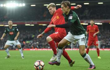 جانب من مباراة ليفربول وبليموث (أ ف ب)