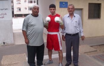 أحمد حرارة (وسط) (أرشيف)