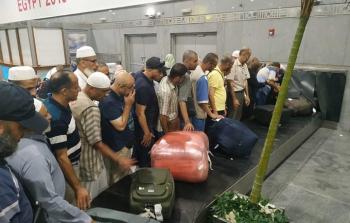 الفوج الأول أثناء مغادرة مطار القاهرة الدولي مُتجهين لمعبر رفح