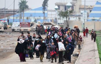 عشرات الآلاف فروا من مدينة الموصل (أ ف ب)