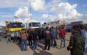 سائقو الشاحنات يحتجون على زيادة الرسوم (أرشيف)