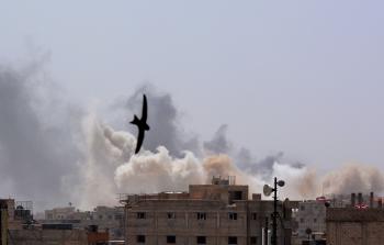 استمرار قصف النظام السوري لمخيم اليرموك الفلسطيني (أ ف ب)