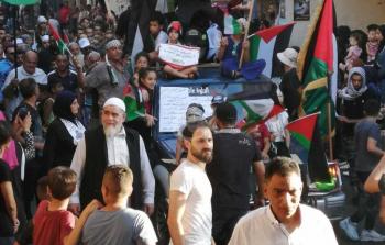 صورة جانبية لمسيرة جرت قبل أيام في المخيمات الفلسطينية