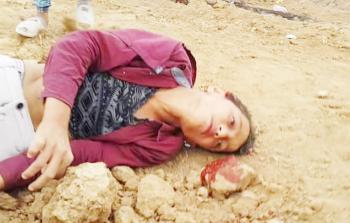 الشهيد الطفل محمد أيوب لحظة إصابته برصاص قناصة الاحتلال 