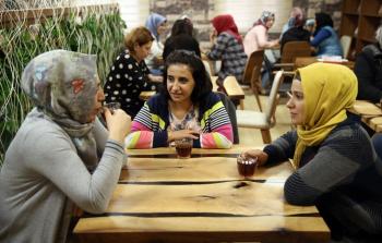 مقهى للقراءة في دياربكر التركية (الأناضول)