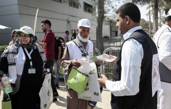 جانب من فتح معبر رفح للحجاج (أ ف ب)