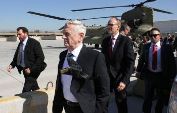 وزير الدفاع الأميركي جيمس ماتيس لدى وصوله إلى بغداد (أ ف ب)