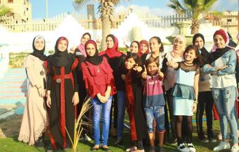 كثير من الفتيات تعيق الظروف الاقتصادية نشر مواهبهن