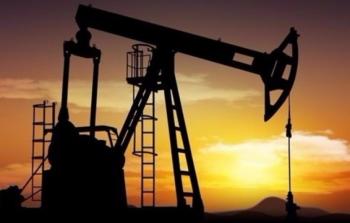 انخفضت العقود الآجلة للخام الأمريكي 