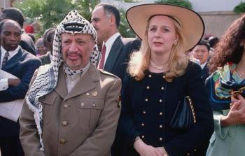 سهى وياسر عرفات (غيتي إيميجز)