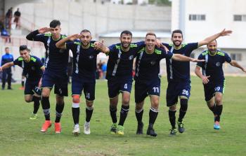 لاعبي فريق الهلال يحتفلون بالفوز